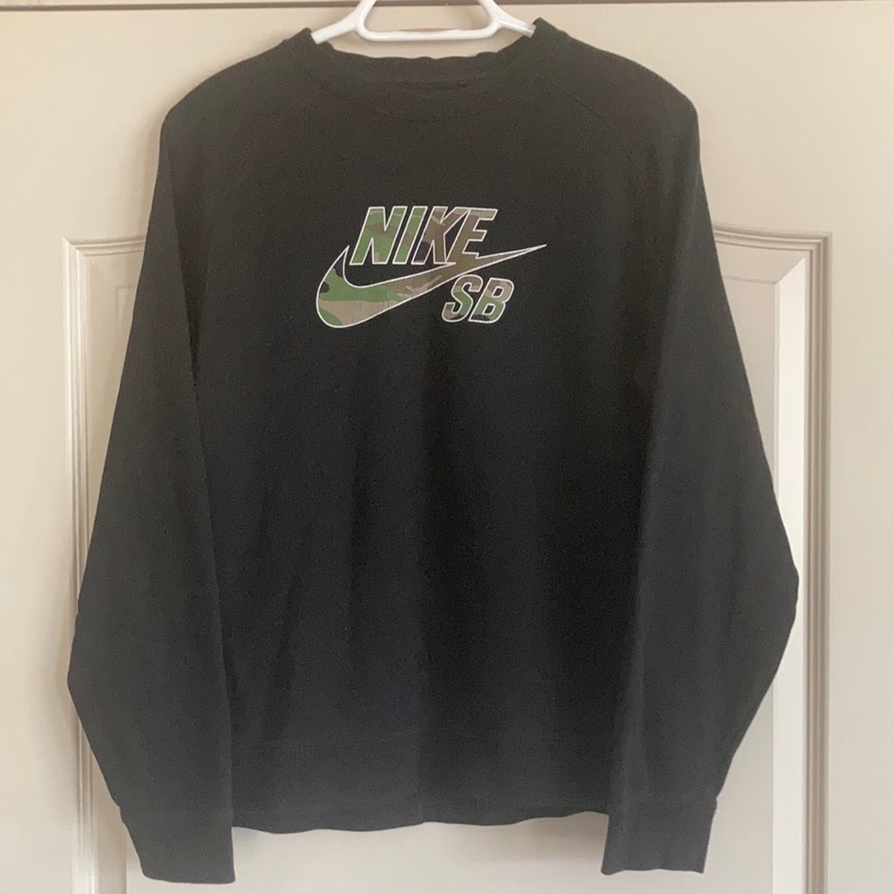 𝅺men’s Nike SB sweatshirt